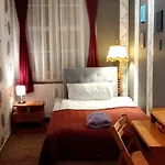 Grosse In Dritter Etage Mit Terrasse Im Altstadtzentrum - Chiplakoff Appartement *