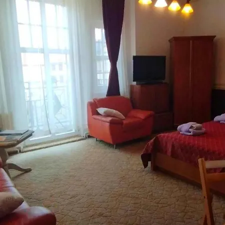 아파트 Grosse In Dritter Etage Mit Terrasse Im Altstadtzentrum - Chiplakoff