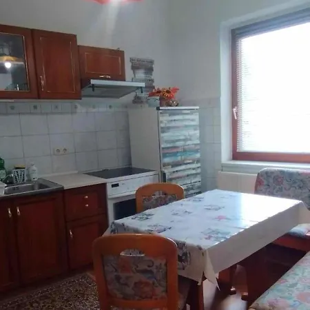 Grosse In Dritter Etage Mit Terrasse Im Altstadtzentrum - Chiplakoff Appartement