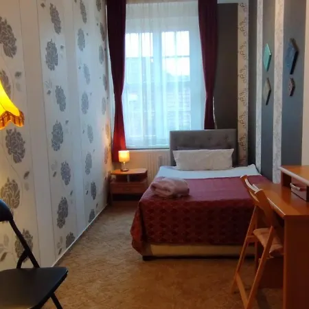 Grosse In Dritter Etage Mit Terrasse Im Altstadtzentrum - Chiplakoff Appartement