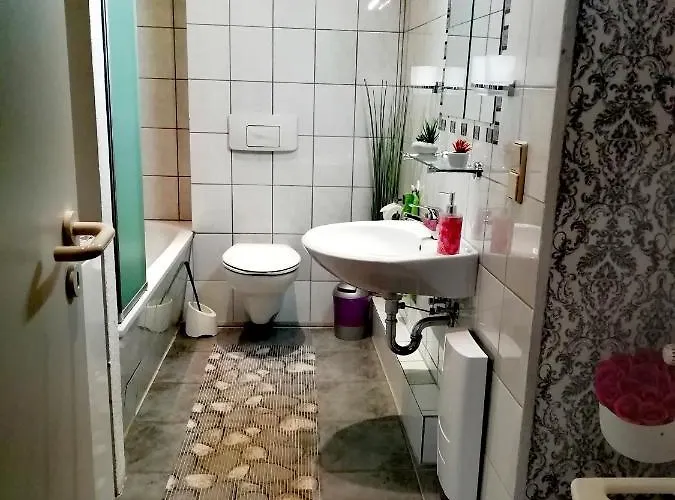 Grosse In Dritter Etage Mit Terrasse Im Altstadtzentrum - Chiplakoff *