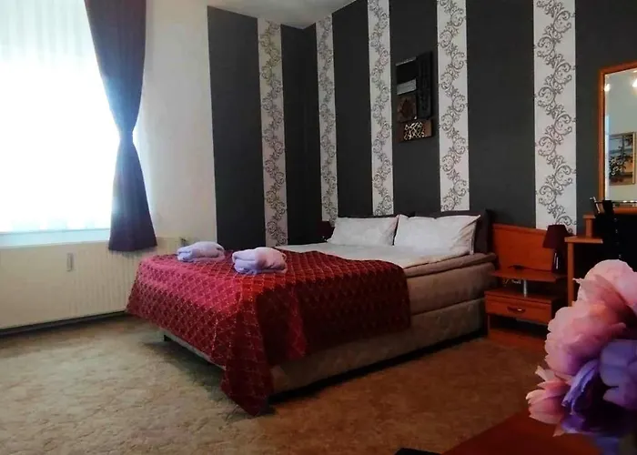 Grosse In Dritter Etage Mit Terrasse Im Altstadtzentrum - Chiplakoff Apartment