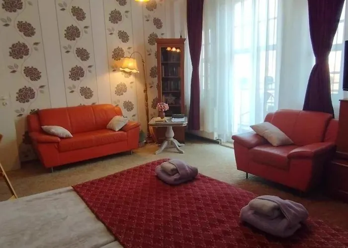 Grosse In Dritter Etage Mit Terrasse Im Altstadtzentrum - Chiplakoff