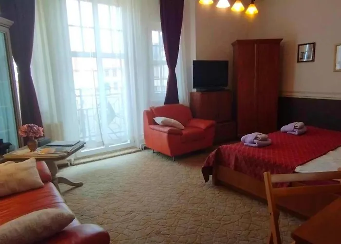 Apartment Grosse In Dritter Etage Mit Terrasse Im Altstadtzentrum - Chiplakoff