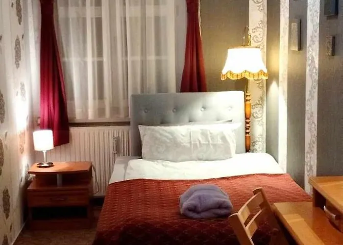 Grosse In Dritter Etage Mit Terrasse Im Altstadtzentrum - Chiplakoff Apartment *